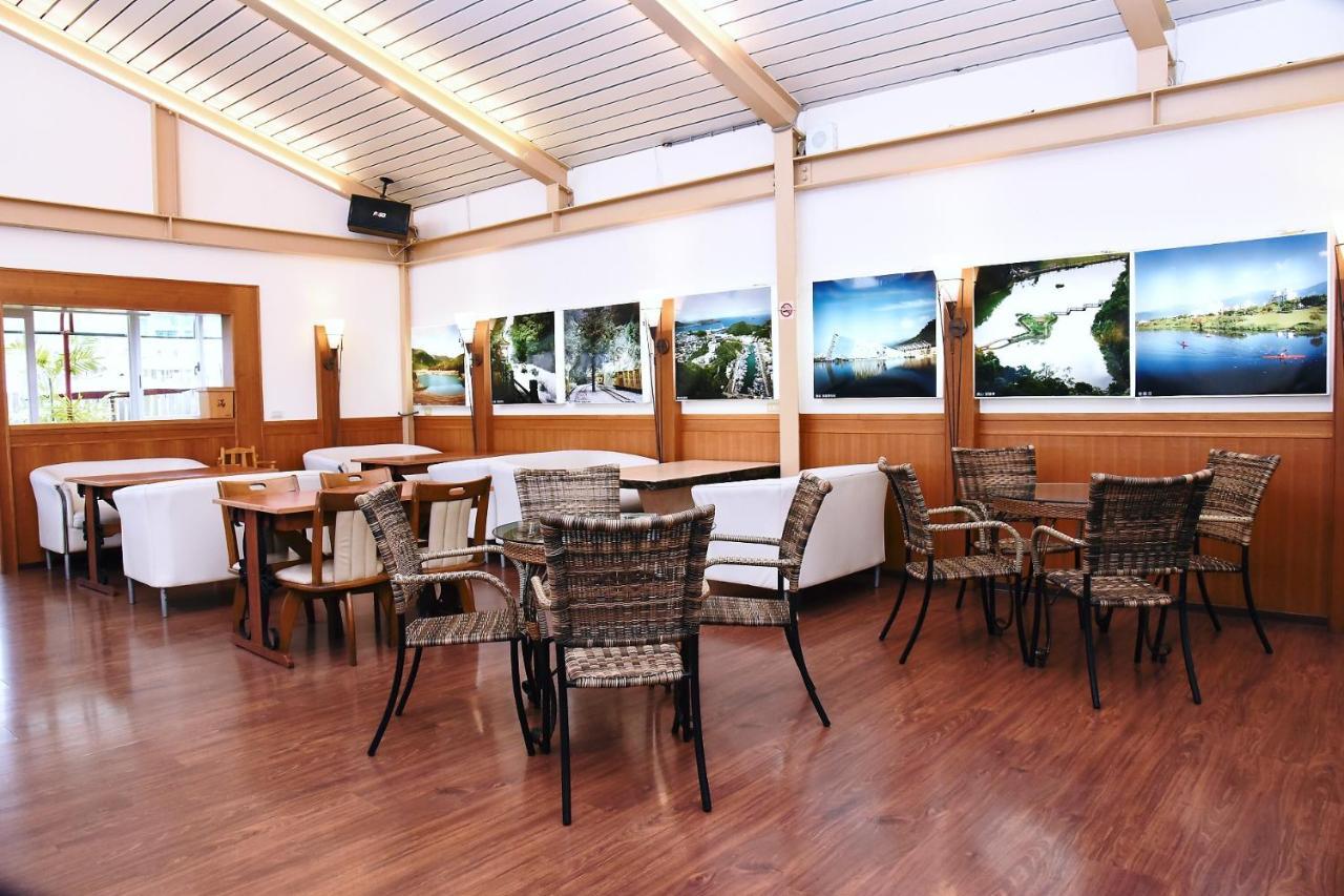 England Business Motel Yilan Экстерьер фото
